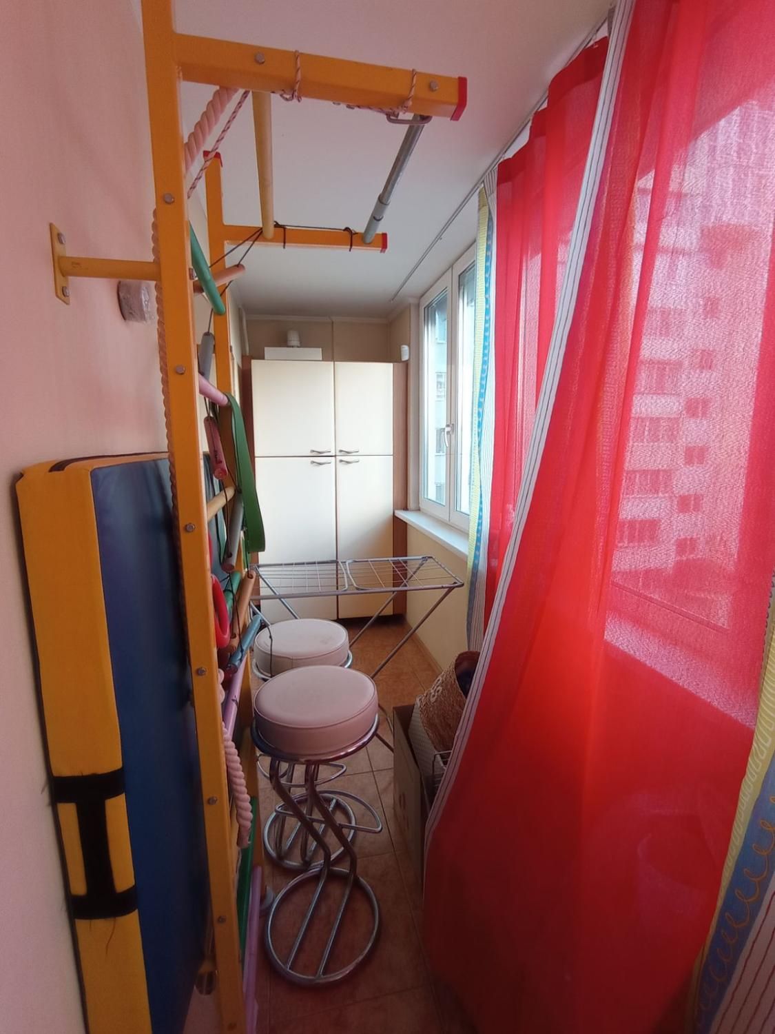 Продам 3- ком. ул. Маршала Говорова в р-не парка Победы(995-959)