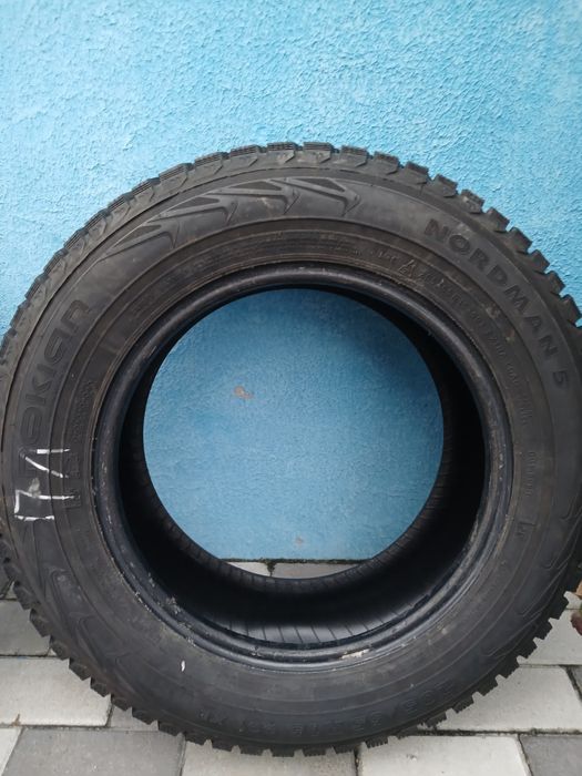 Продам шини шиповані Nokian Nordman