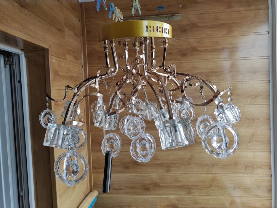 Продам люстру на пульте управления