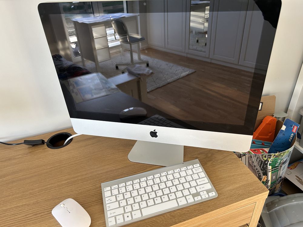 Komputer iMac apple 2011 high sierra intel i5 512 MB idealny komputer