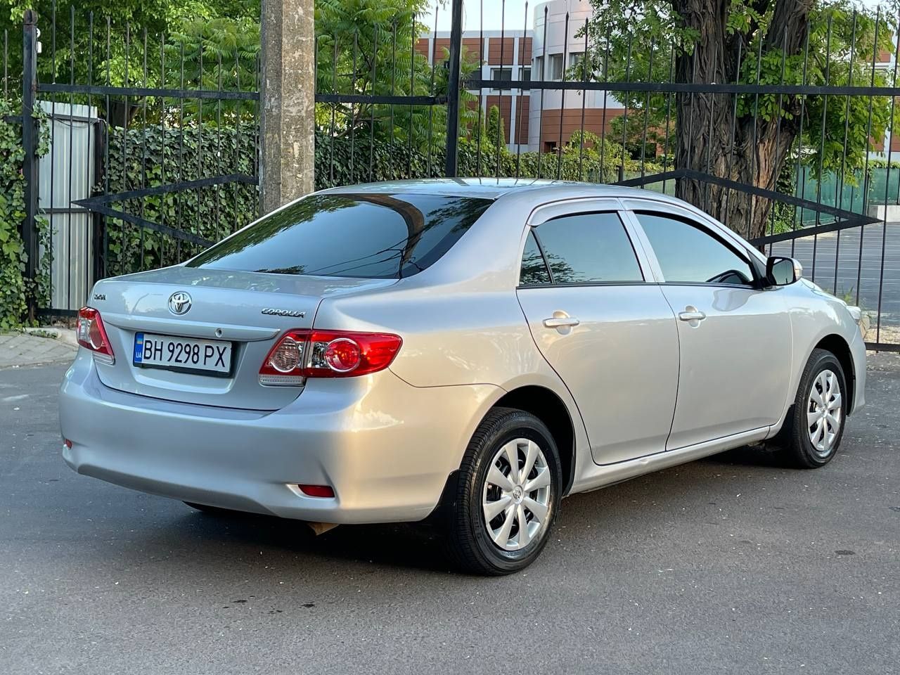 Продам Toyota Corolla 2011  Рест