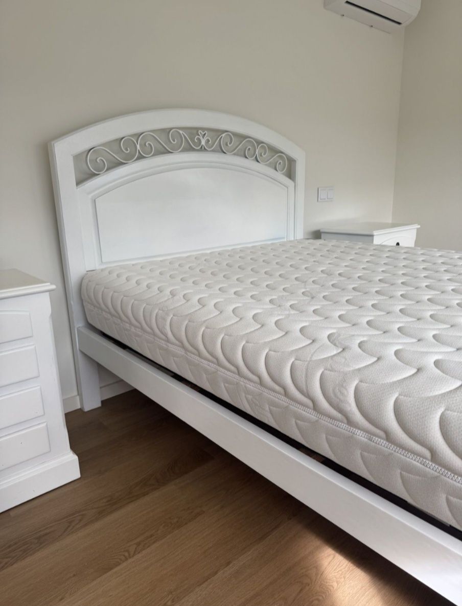 Cama casal lacada branco