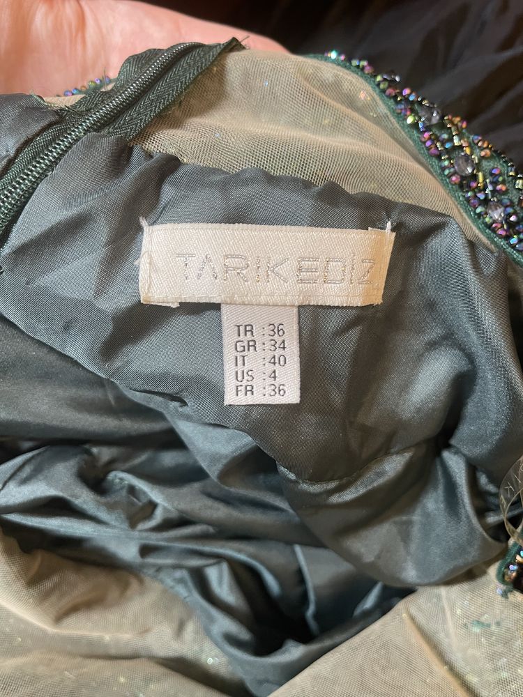 Смарагдове плаття Tarik Ediz