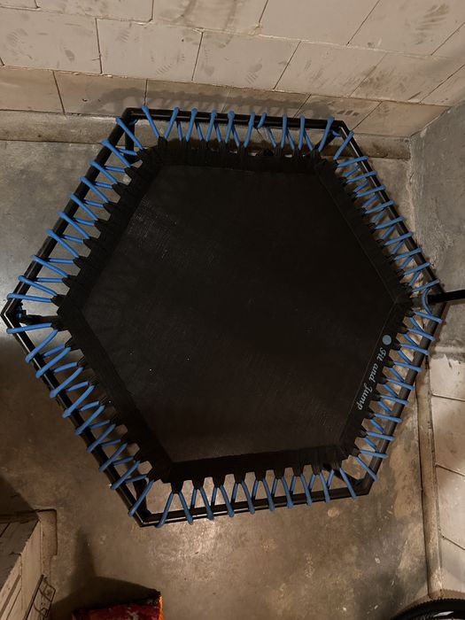 Trampolina fit and jump