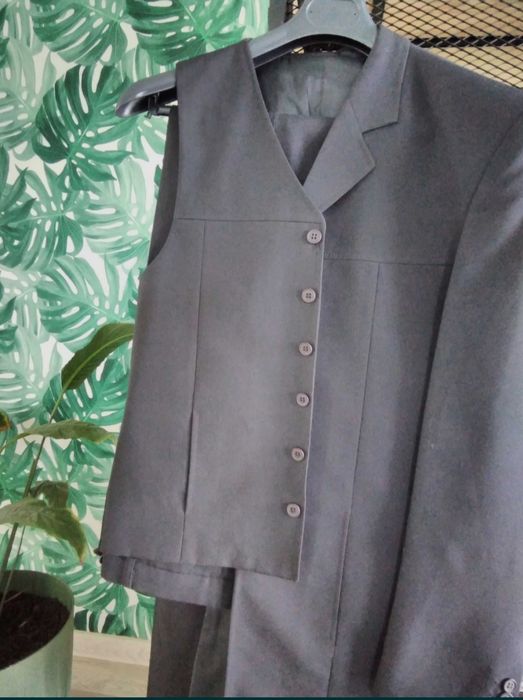 Garnitur szary trzyczęściowy