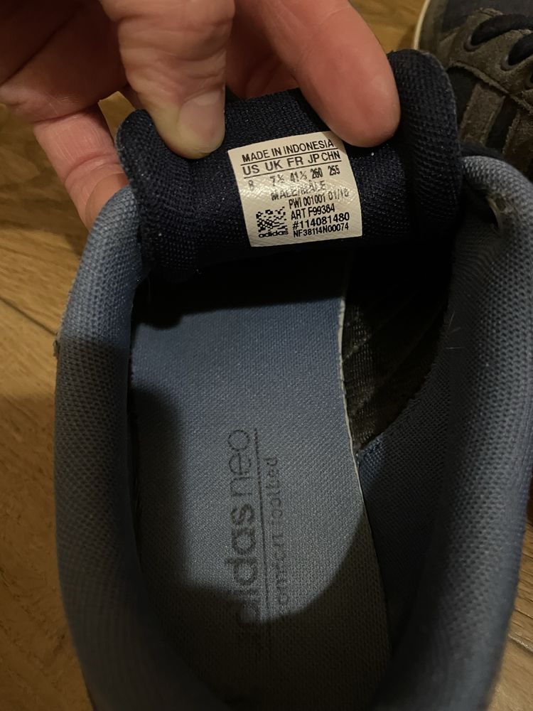 Продам кросівки адідас adidas