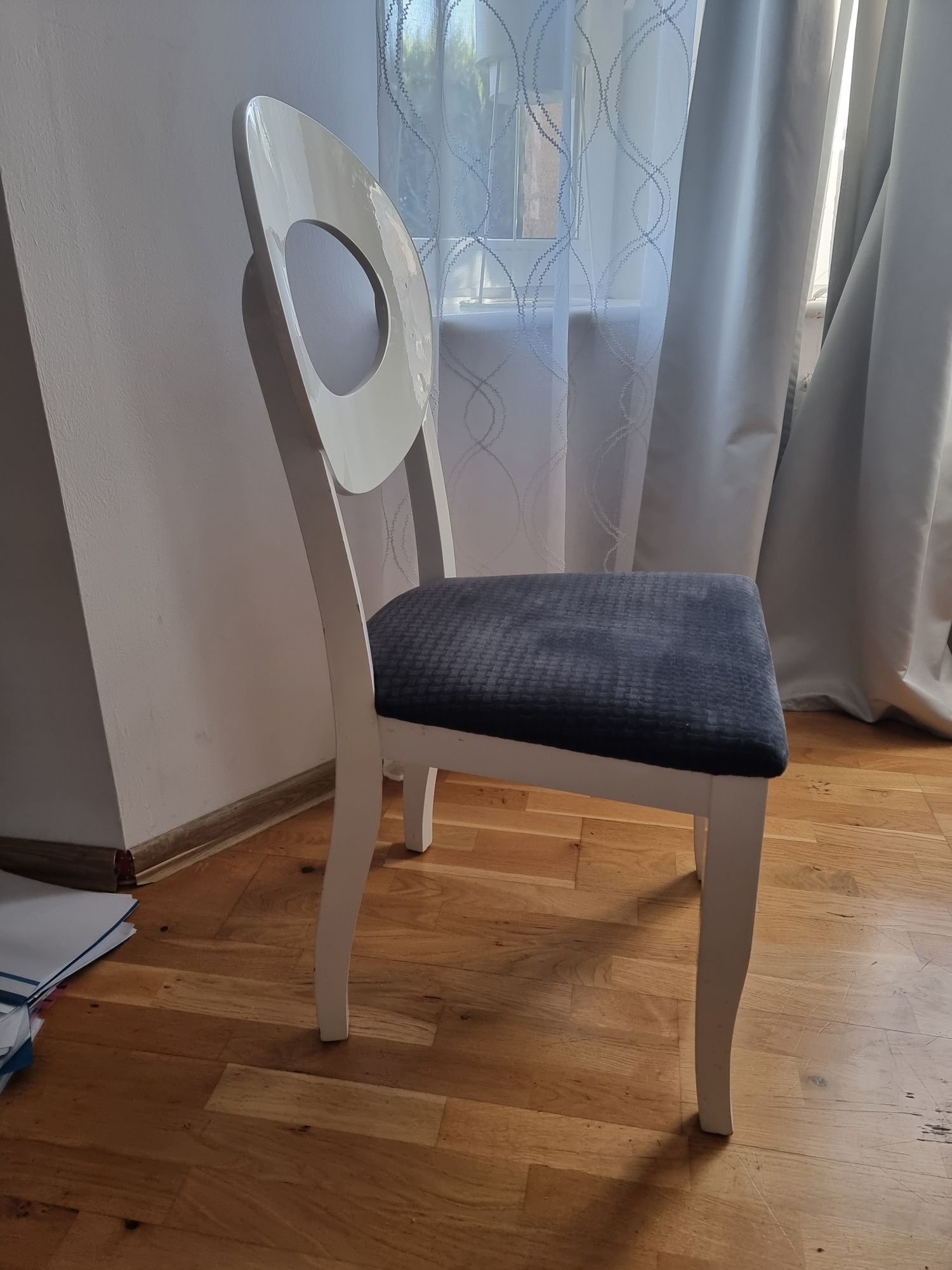 Krzesła   drewniane  6 szt kpl