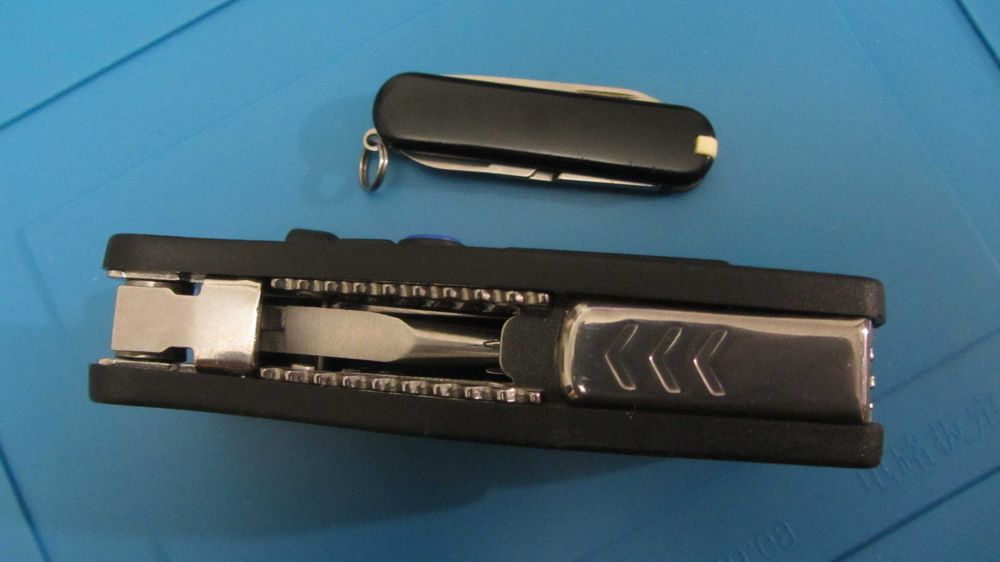 Victorinox Classic  + мультитул. Одним лотом.