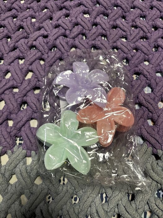 Набір заколок.