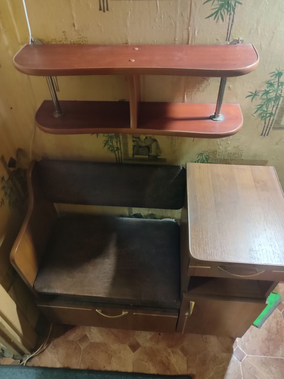 Продам мебель не дорого.
