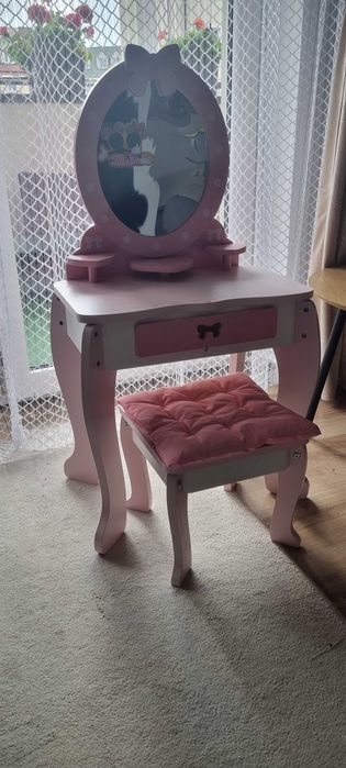 Toaletka dla dziewczynki