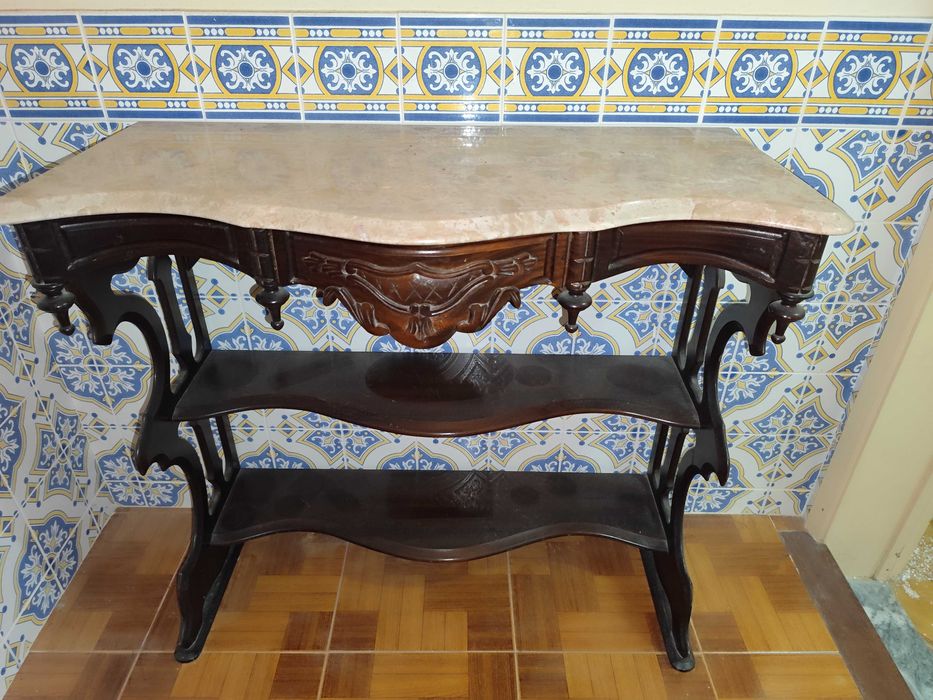 Móvel antigo de hall cde entrada em madeira e mármore