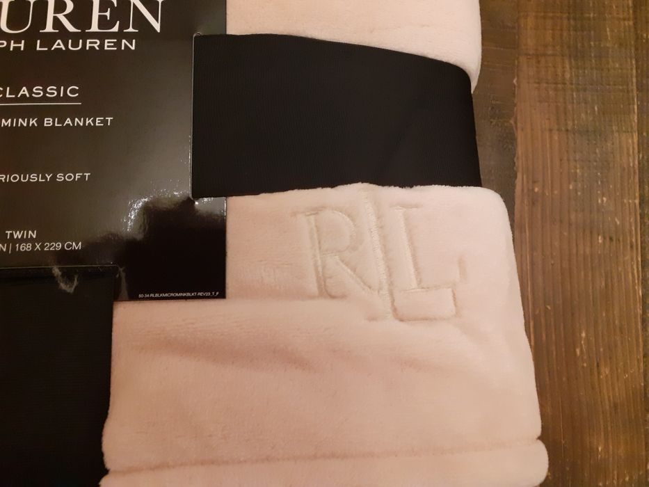 "Ralph Lauren", koc Quin z USA, 168 X 229cm.