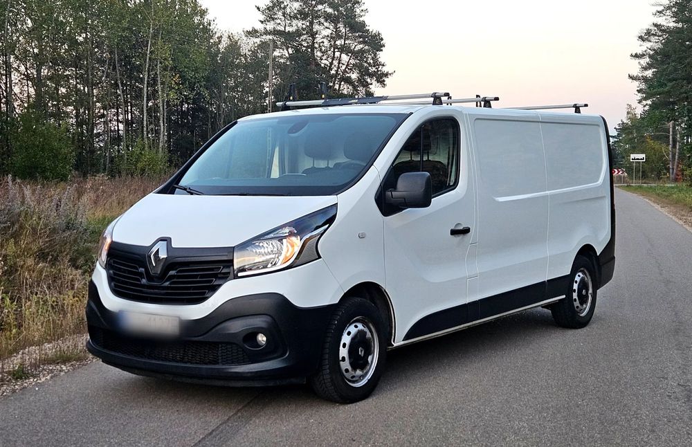 Renault Trafic  Pierwszy właściciel / Serwis ASO / Vat23  / LONG/ hak / kamera  / navi