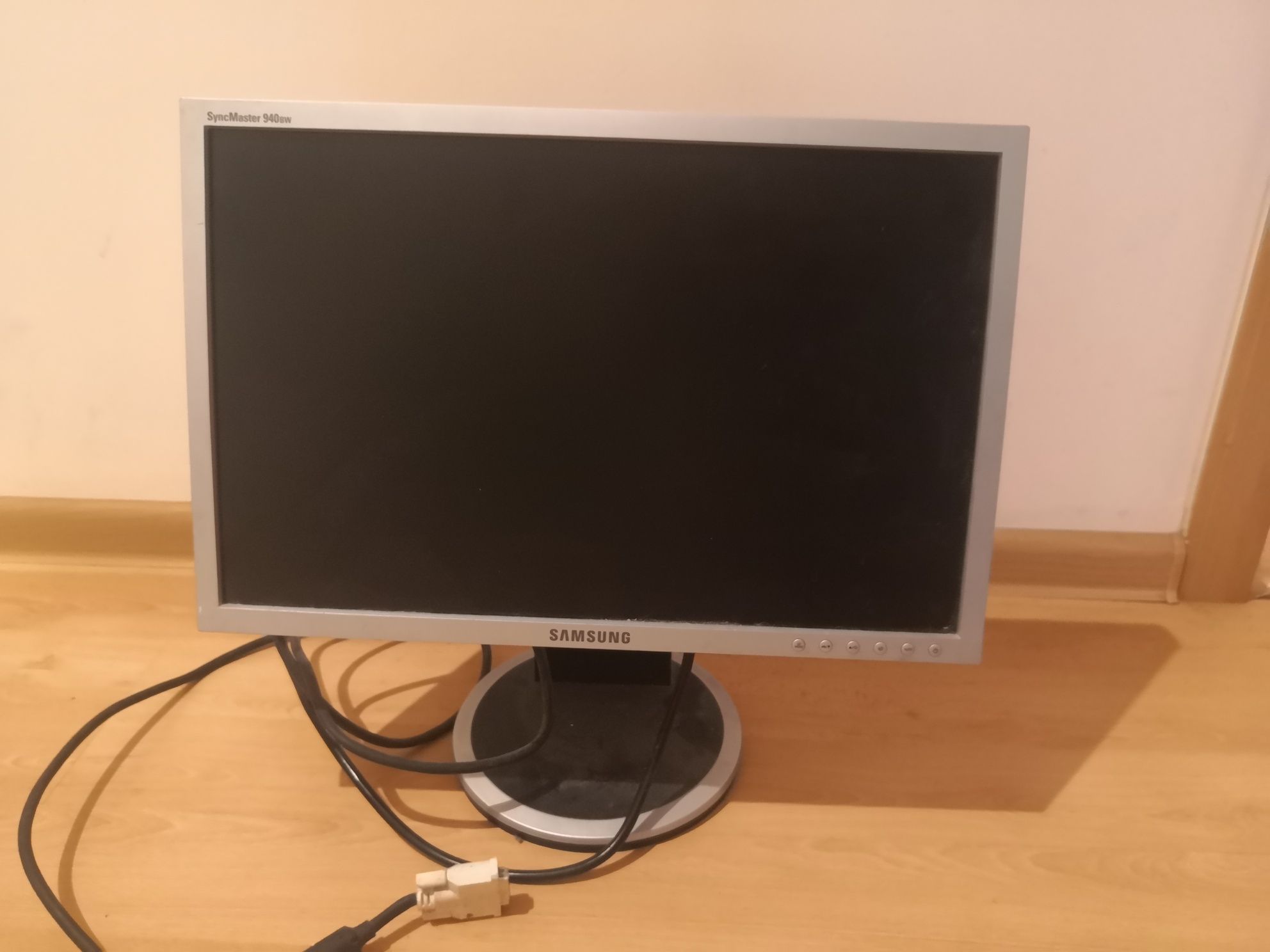 Monitor samsung 19 cali