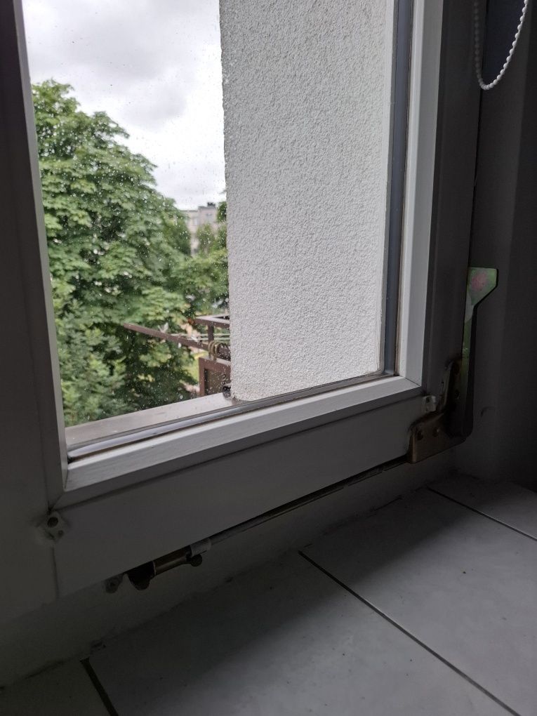 Sprzedam okna (balkon+2zwykłe)