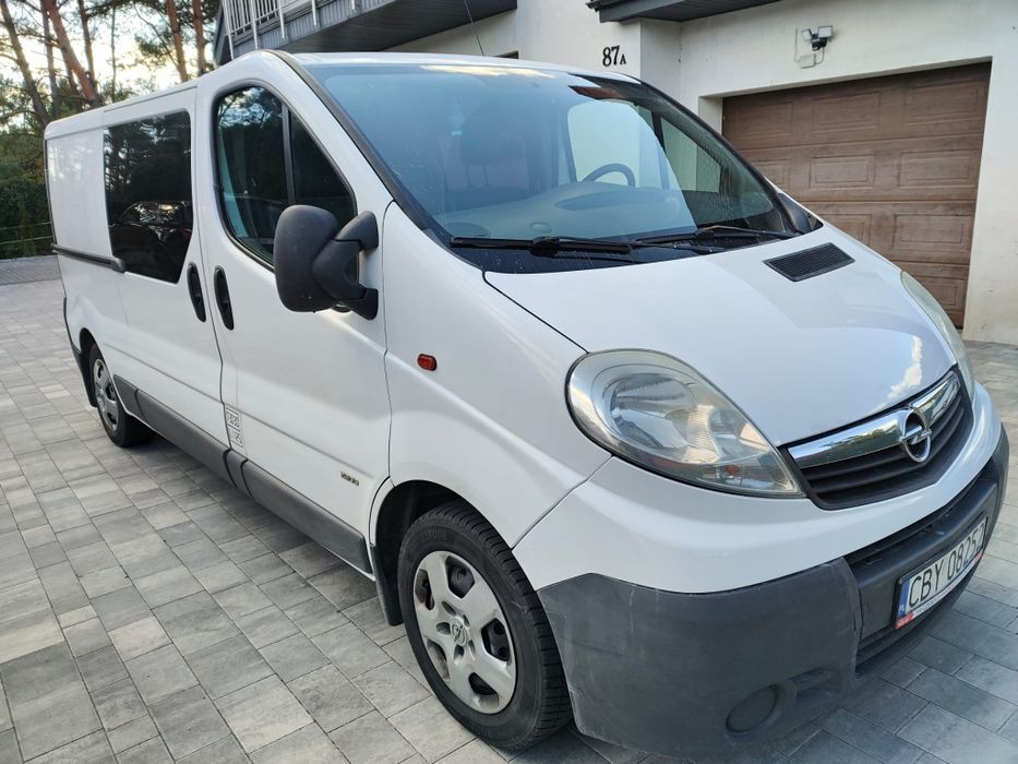 Opel vivaro brygadówka 5 osobowy. 2.0 2012r