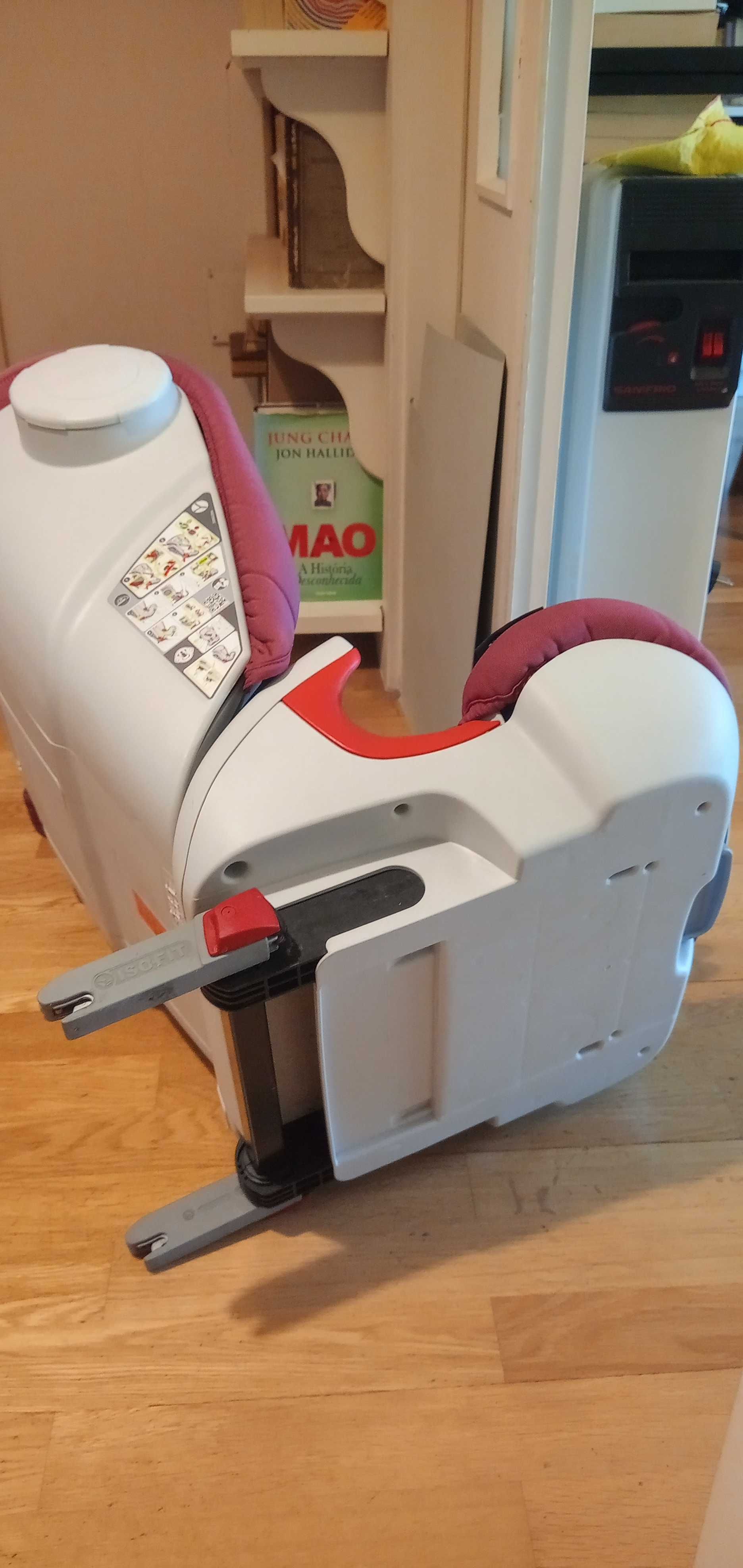 Cadeira auto Britax Romer para criança.