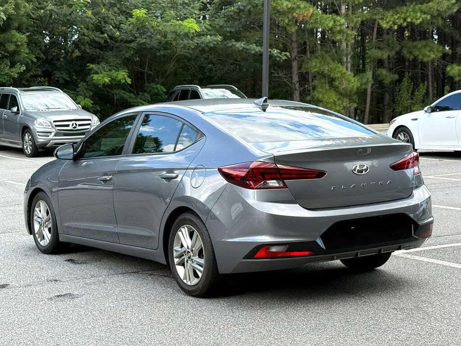 Hyundai Elantra Value Edition      2019