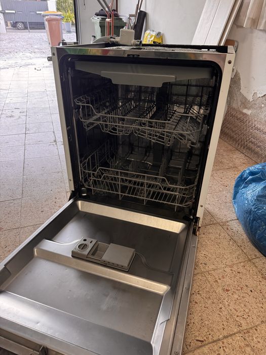 Maquina de lavar loiça Meireles