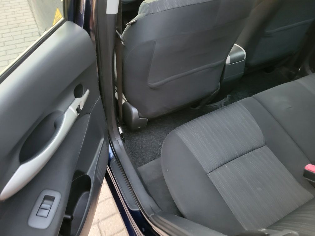 Toyota Auris 1.6 Benzyna 124 KM Klima 2x kola lato zima