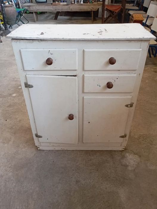 Vendo este móvel muito bonito bom estado