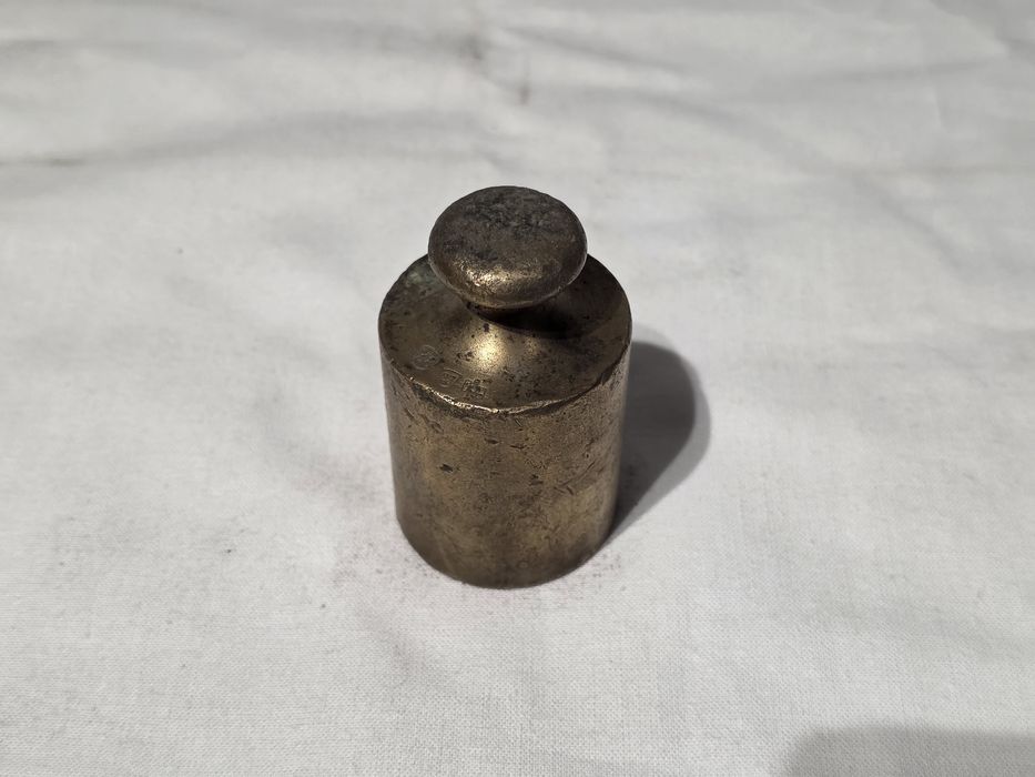 Odważnik mosiężny 0.5kg z 1923r.