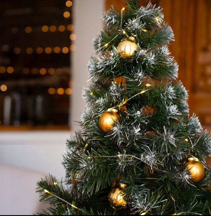 Sztuczna choinka na pniu –150 cm, gęsta, ośnieżona choinka na święta