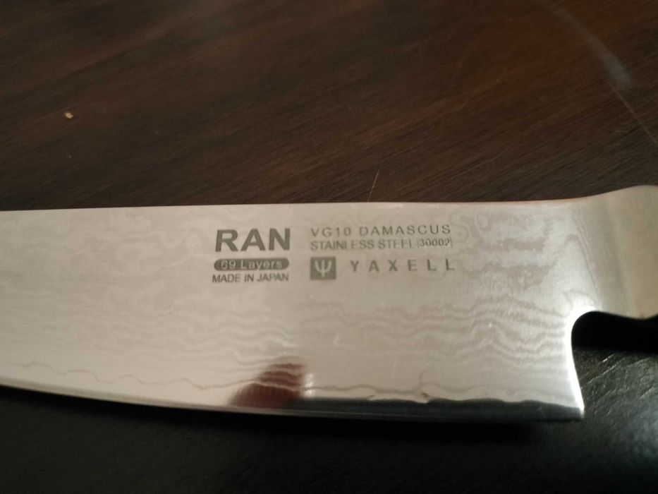 Японський ніж Yaxell Ran, 69 шарів