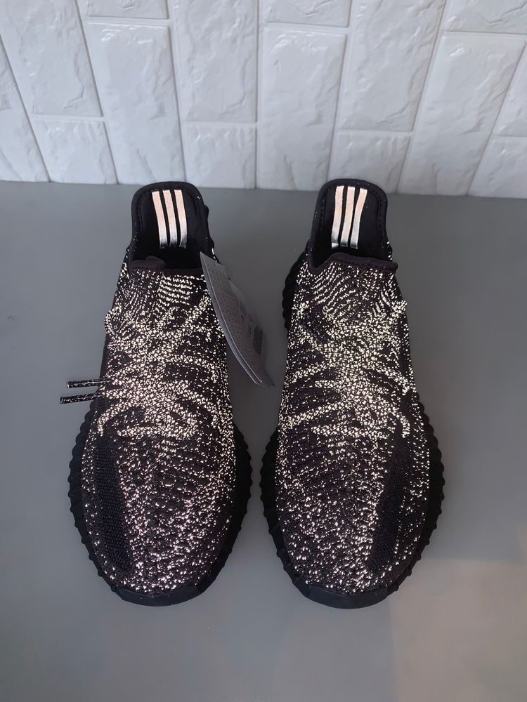 Оригинальные кроссовки Adidas Yeezy Boost 350 V2 Black Reflective