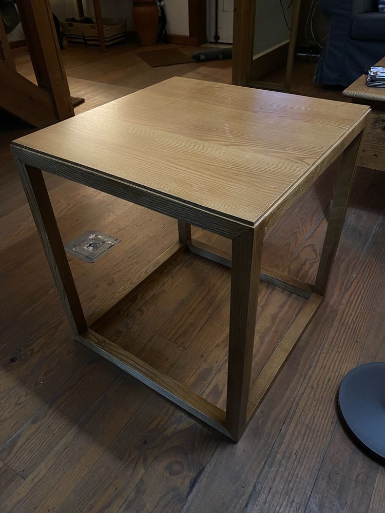 Mesa de apoio nova em madeira freixo