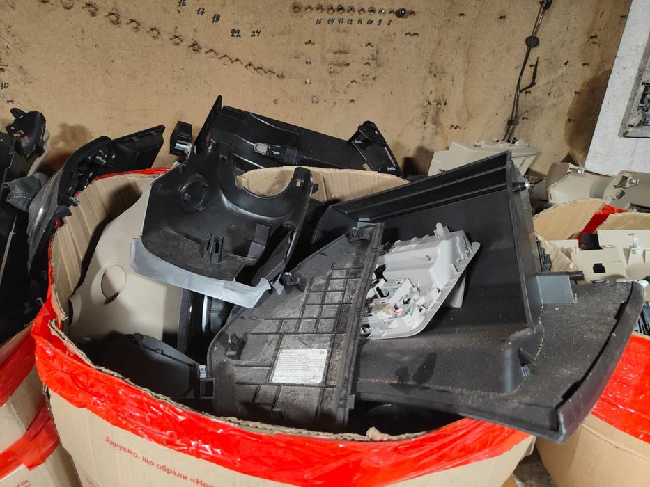 Пластик салона Nissan Rogue X Trail T32 2014-2021