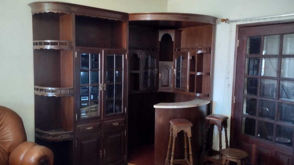 Bar completo com bancos