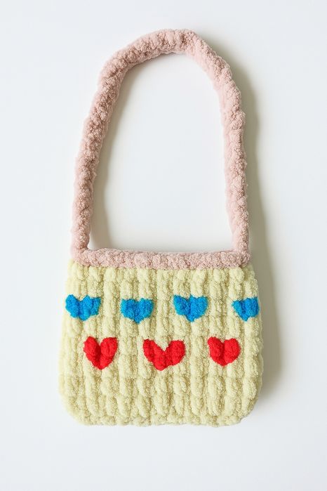 Torebka dla dziewczynki ręcznie wyplatana z przędzy