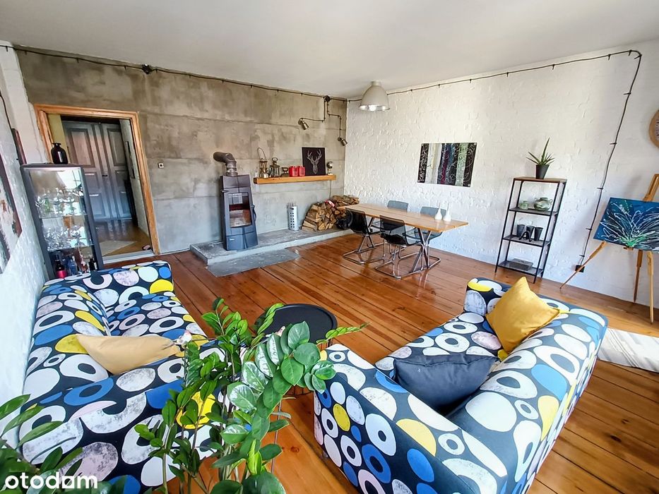 Kamienica z 2 mieszkaniami, lokalem i 3 garażami