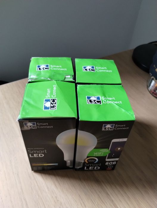 Inteligentna wielokolorowa żarówka LED LSC Smart Connect 4 sztuki