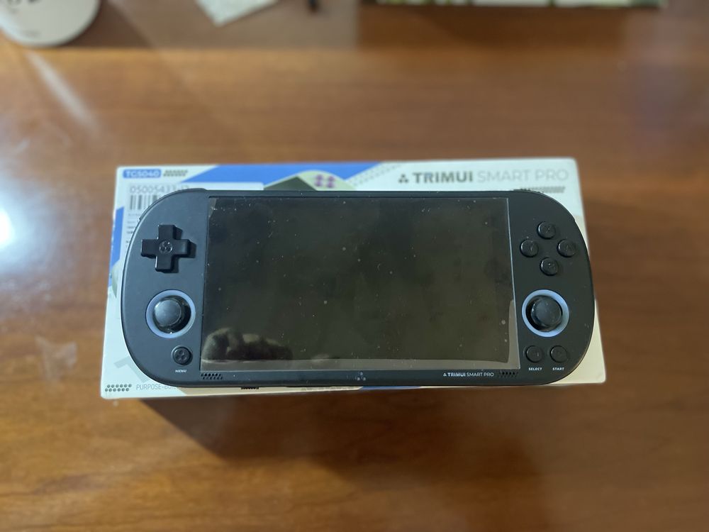 Trimui Smart Pro 128GB com estojo COMO NOVA