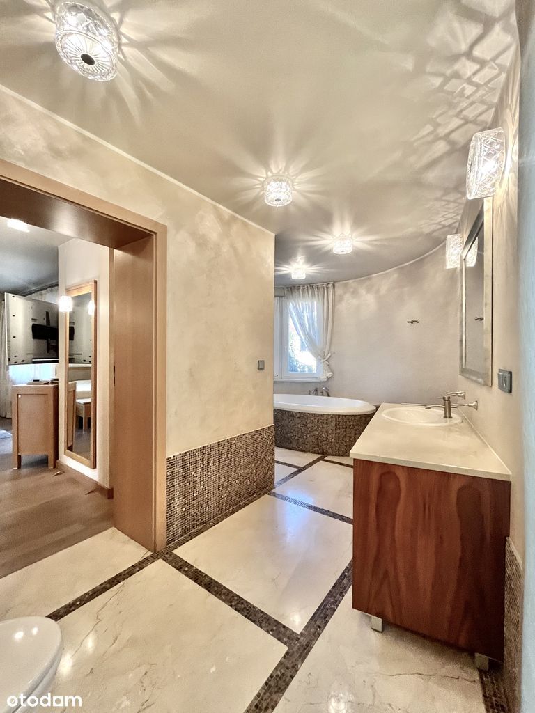 Wyjątkowo elegancki i przestronny dom z garażem