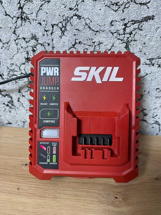 Зарядний пристрій Skil PWRJUMP Charger 12V (Неробочий)