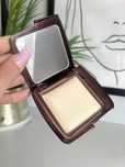 Hourglass puder wykonczeniowy diffused light