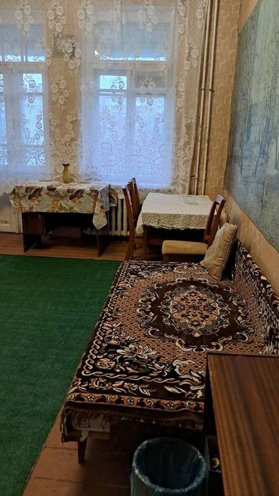 оренда 1-кімнатної квартири з окремую кухнею у комунальній квартирі