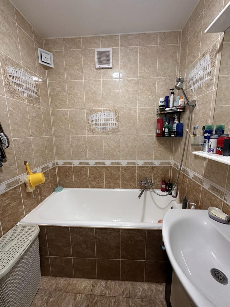 Продам 4 кімнатну квартиру