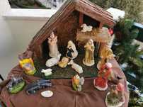 Presépio em madeira com figuras