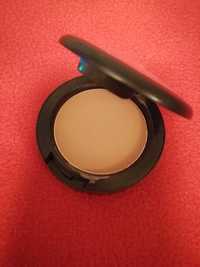 M. A. C. Powder bluch bronzer