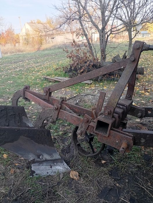 СРОЧНО Продам плуг двухкорпусний