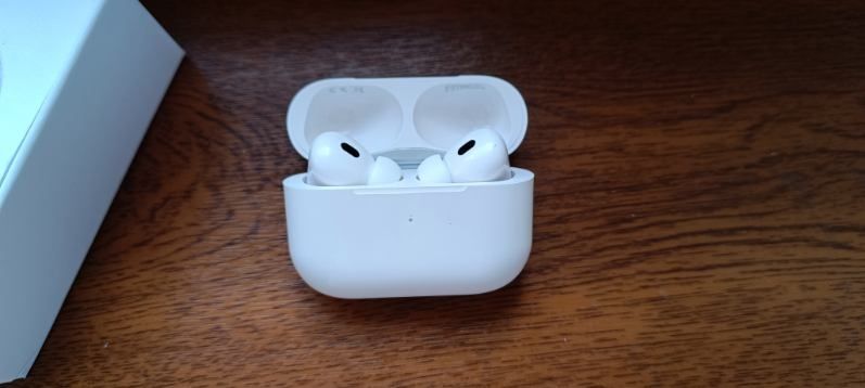 Apple AirPods Pro 2 generacji z etui MagSafe
USB C