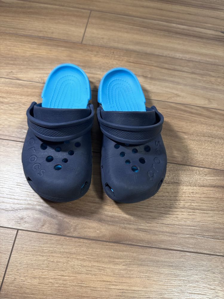 Sandały klapki Crocs J1 32-33