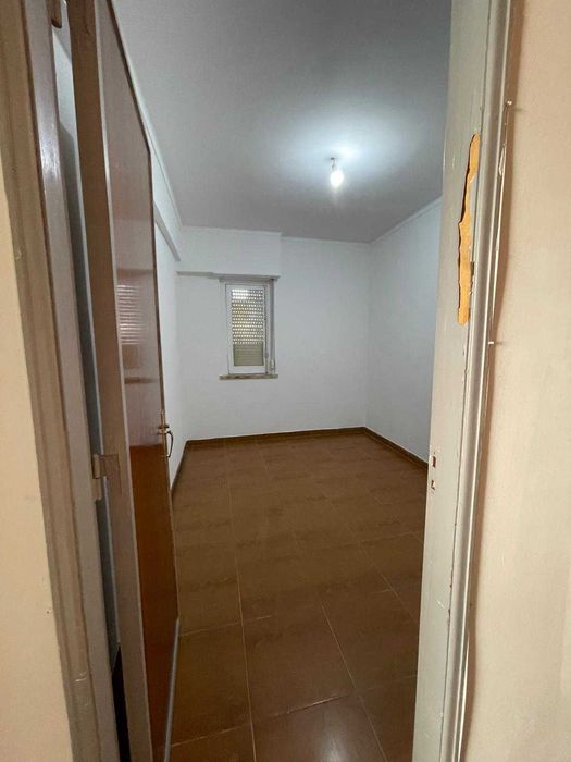Arrendamento – Apartamento T1 convertido em T2