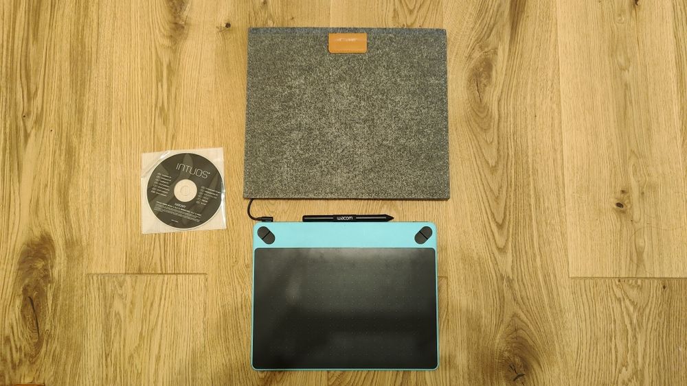 Tablet graficzny Wacom Intuos Art S + oprogr. + pokrowiec