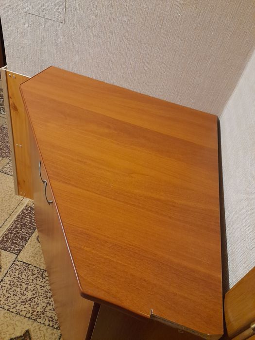 Угловая тумба -- стол